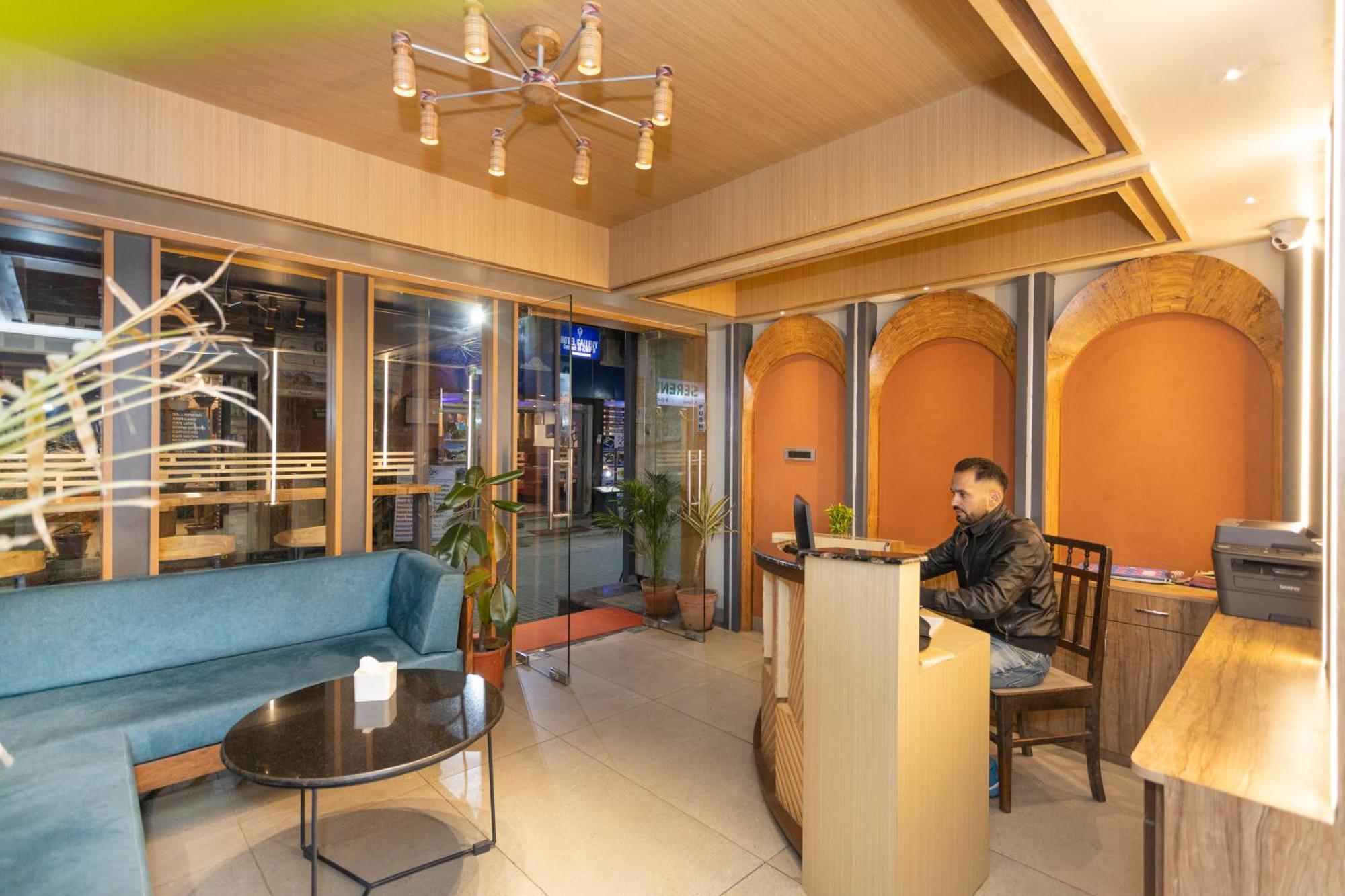 Hotel Ananta