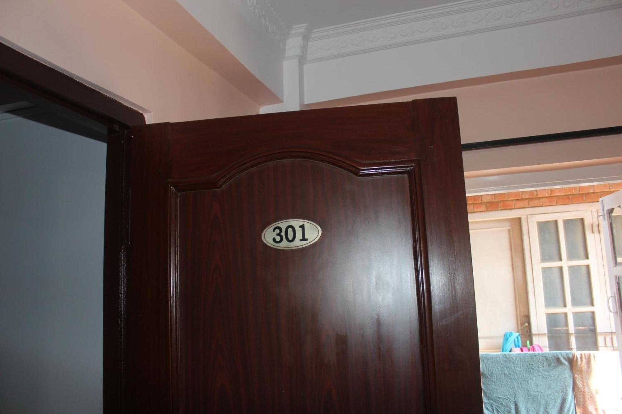 Hotel Happy Or Mudkhu Durbar 3*
