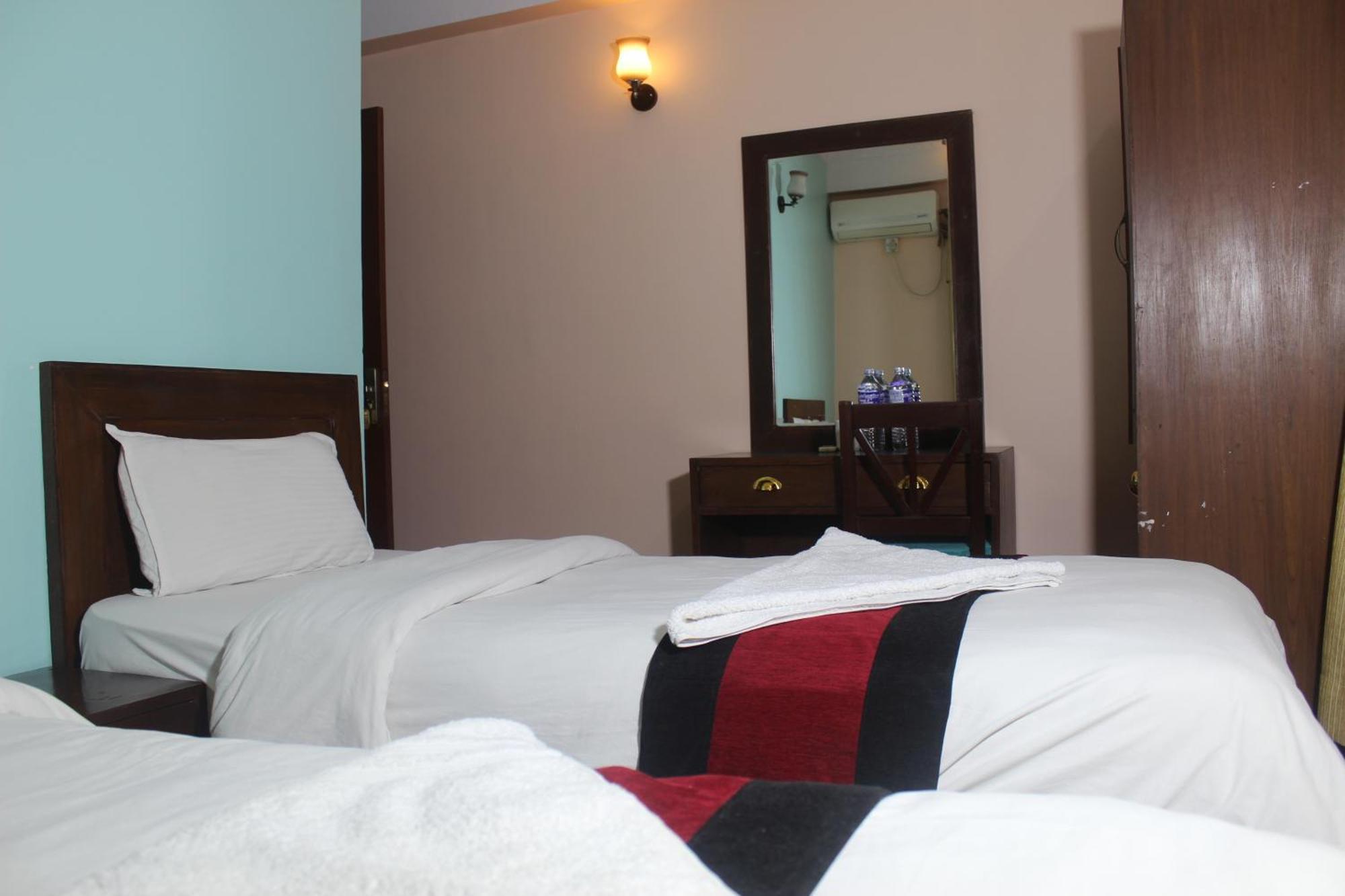 Hotel Happy Or Mudkhu Durbar 3*
