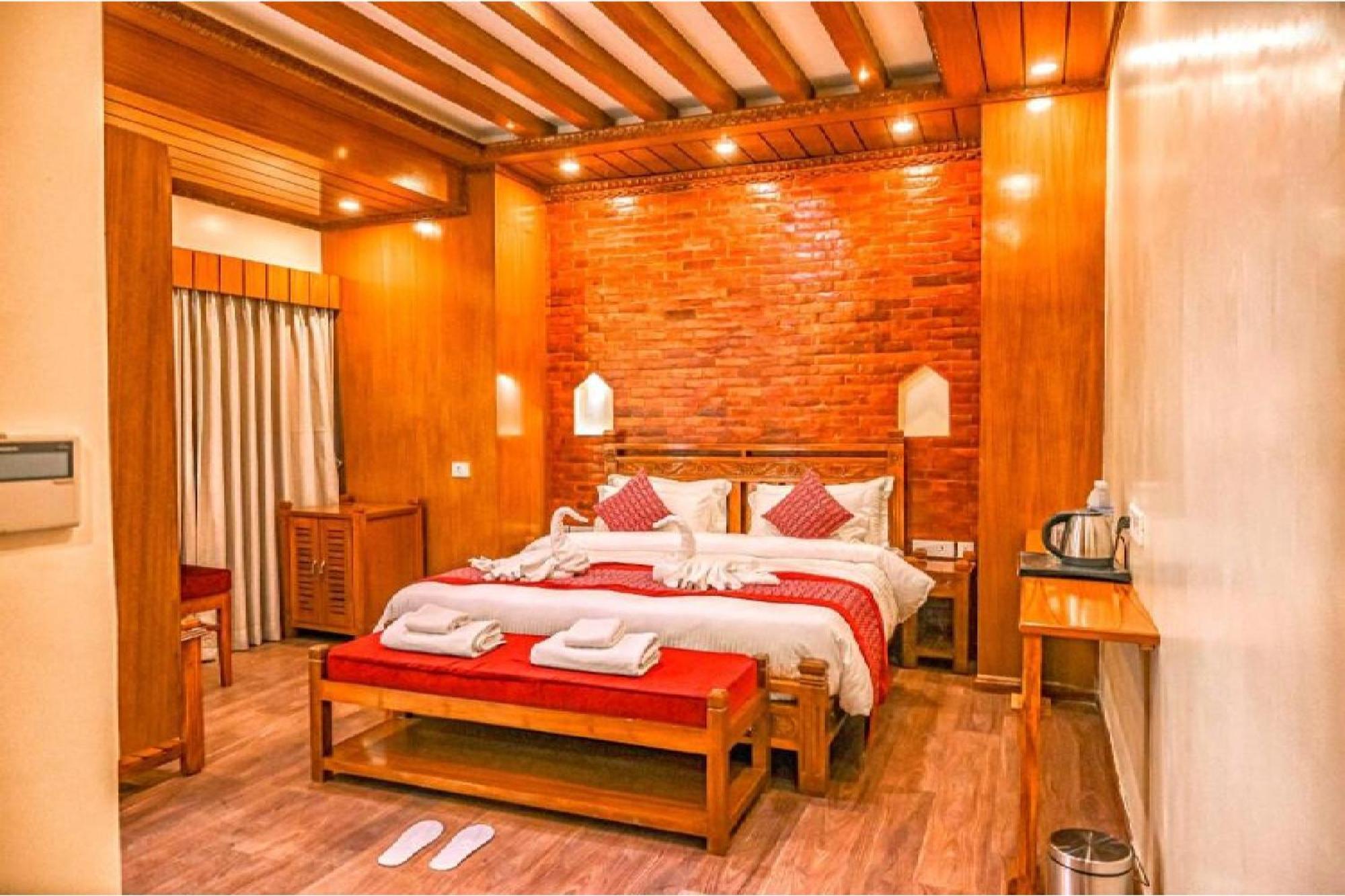 Surya Heritage 4*