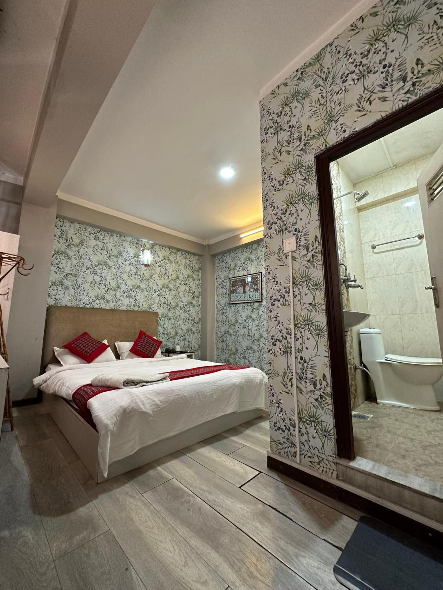 Hostel 8848