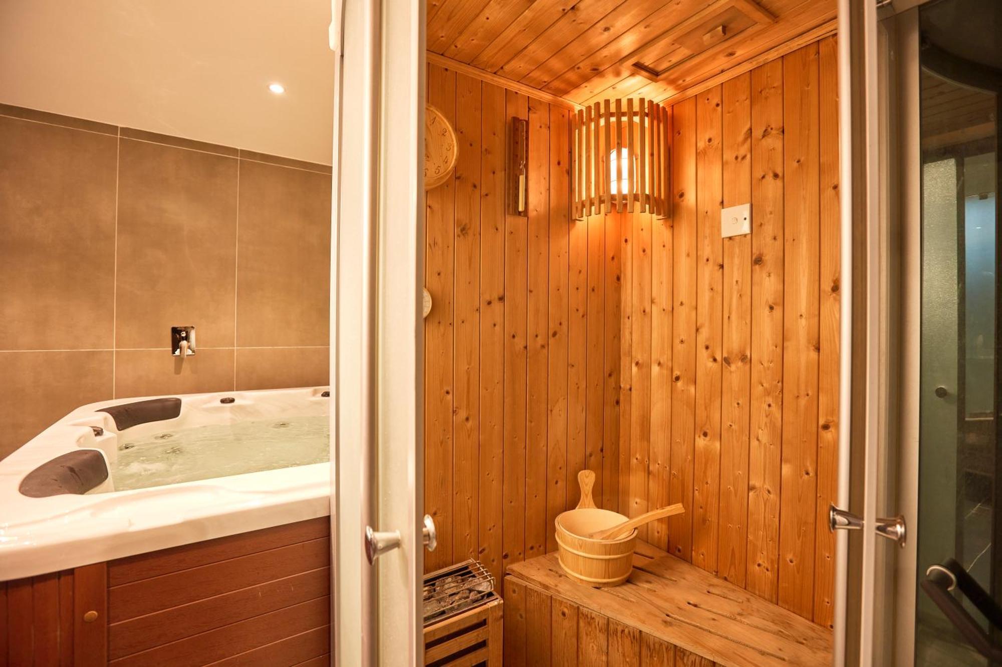Kantipur Village Hotel 4*