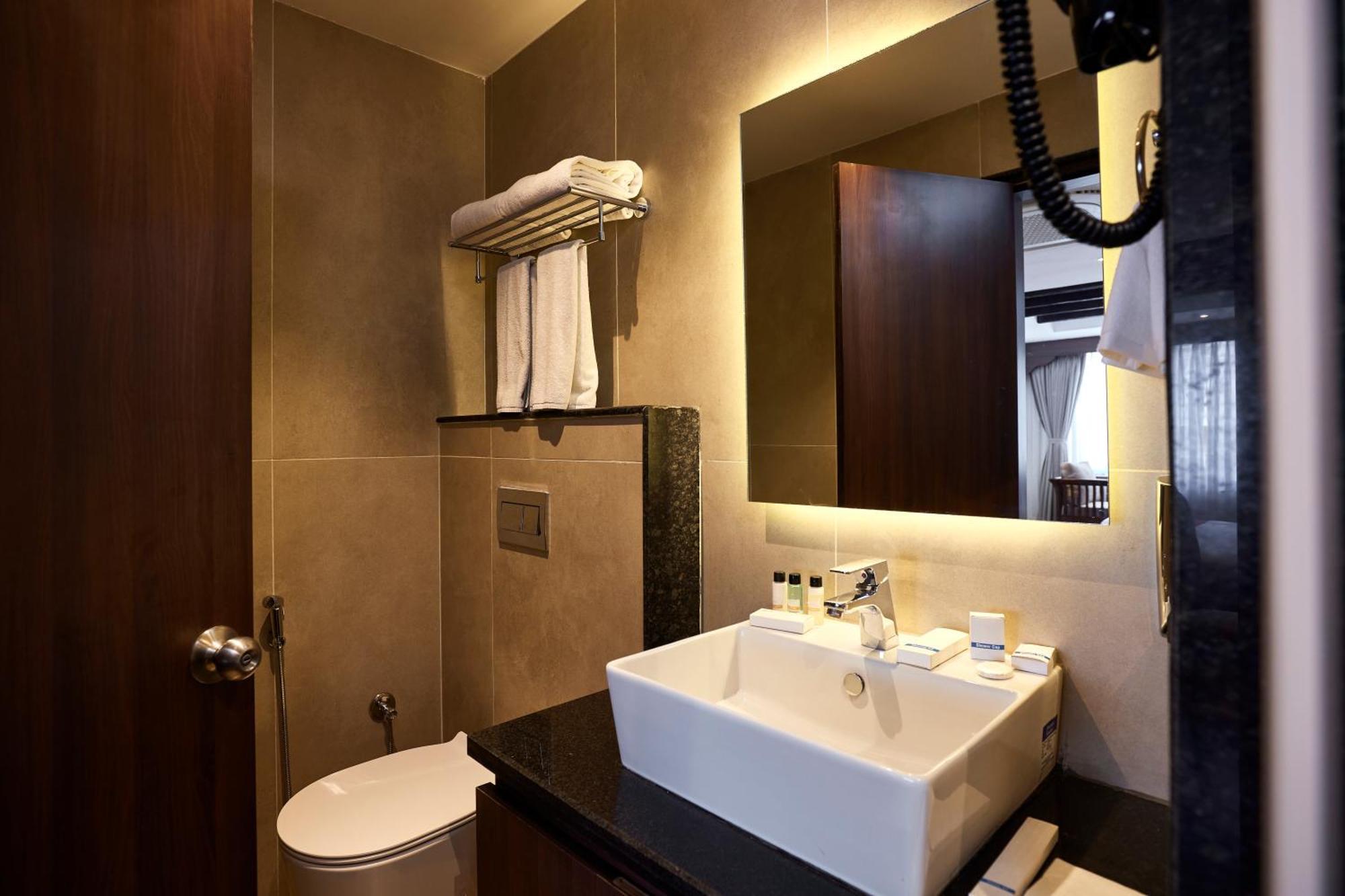 Hotel Kantipur Village 4*