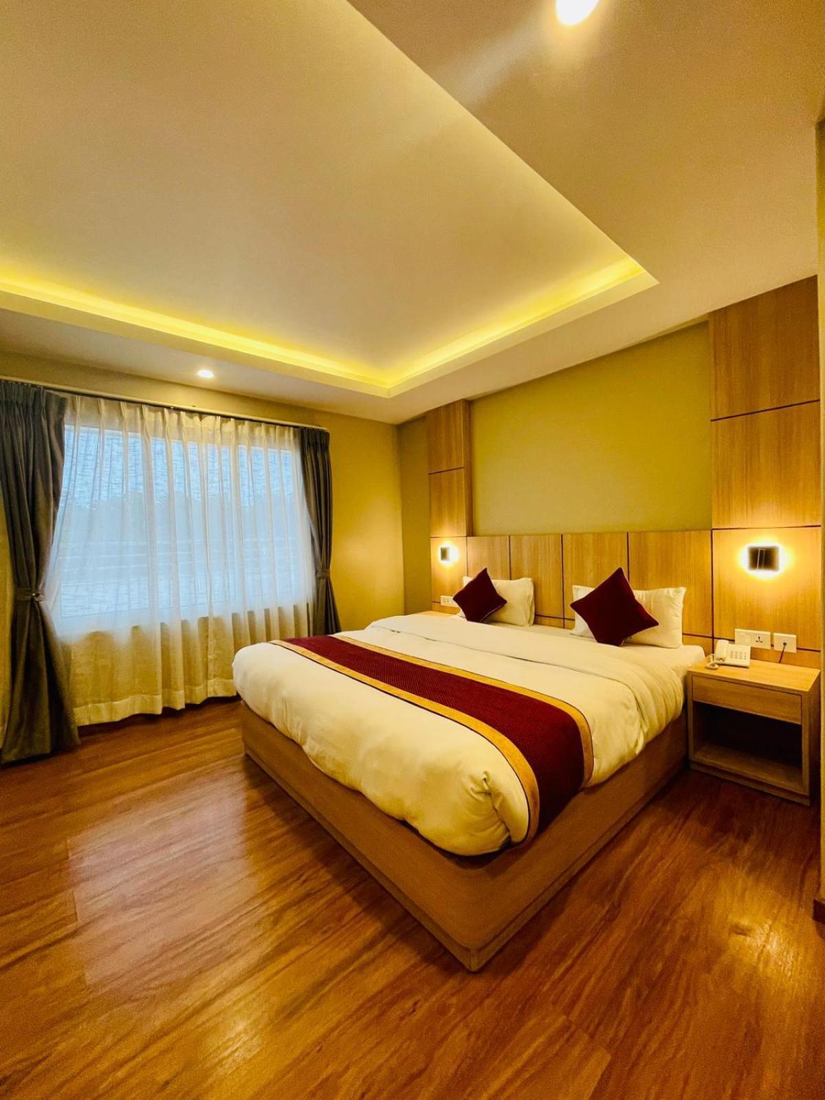 Aerocity Hotel 4*
