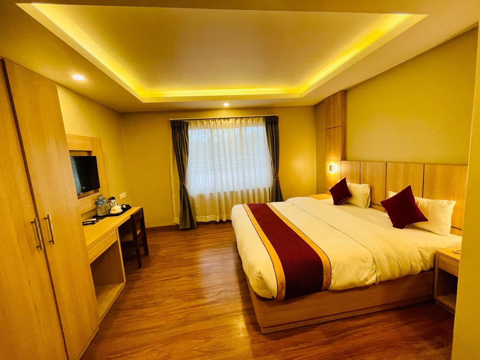 Hotel Aerocity 4*