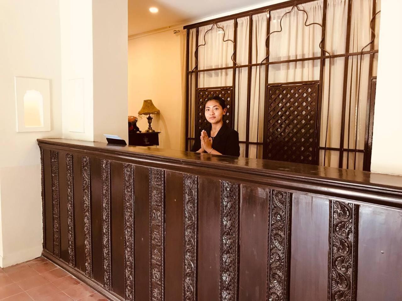 Courtyard Pujan Hotel 4*