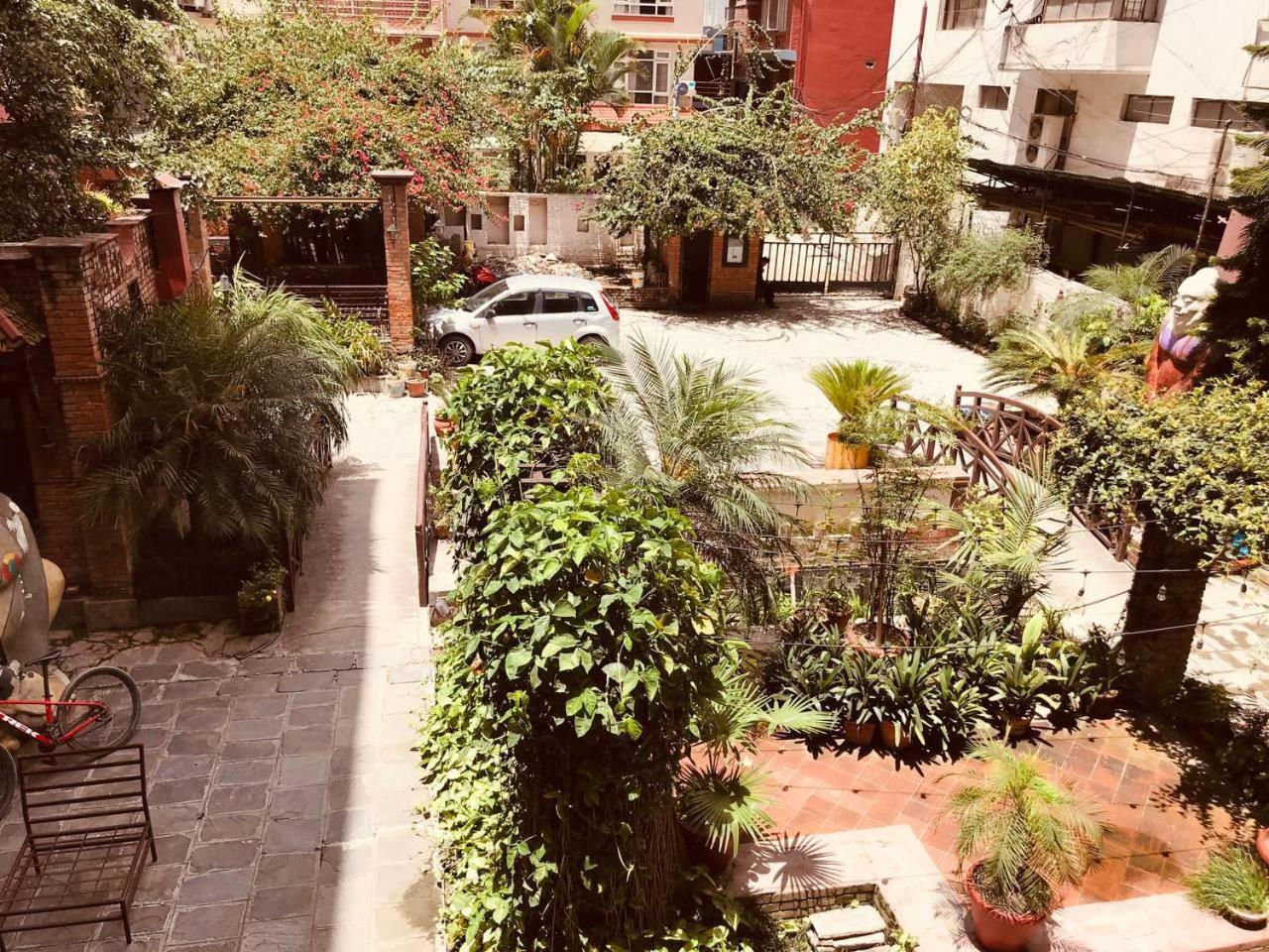 Courtyard Pujan Hotel