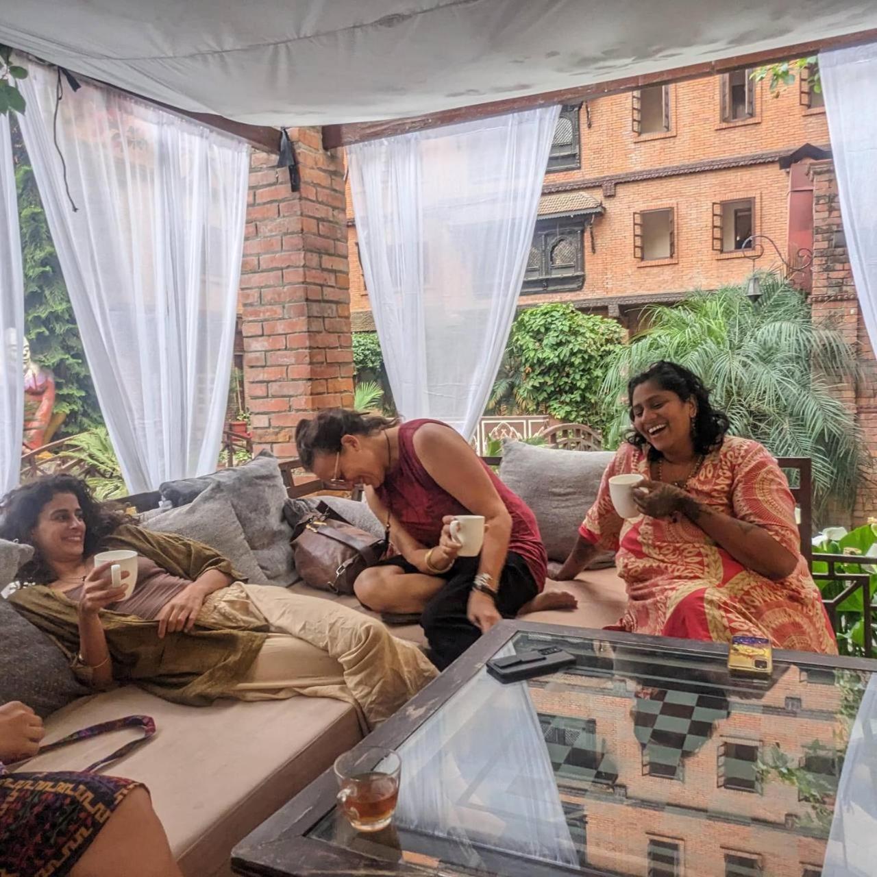 Courtyard Pujan Hotel 4*