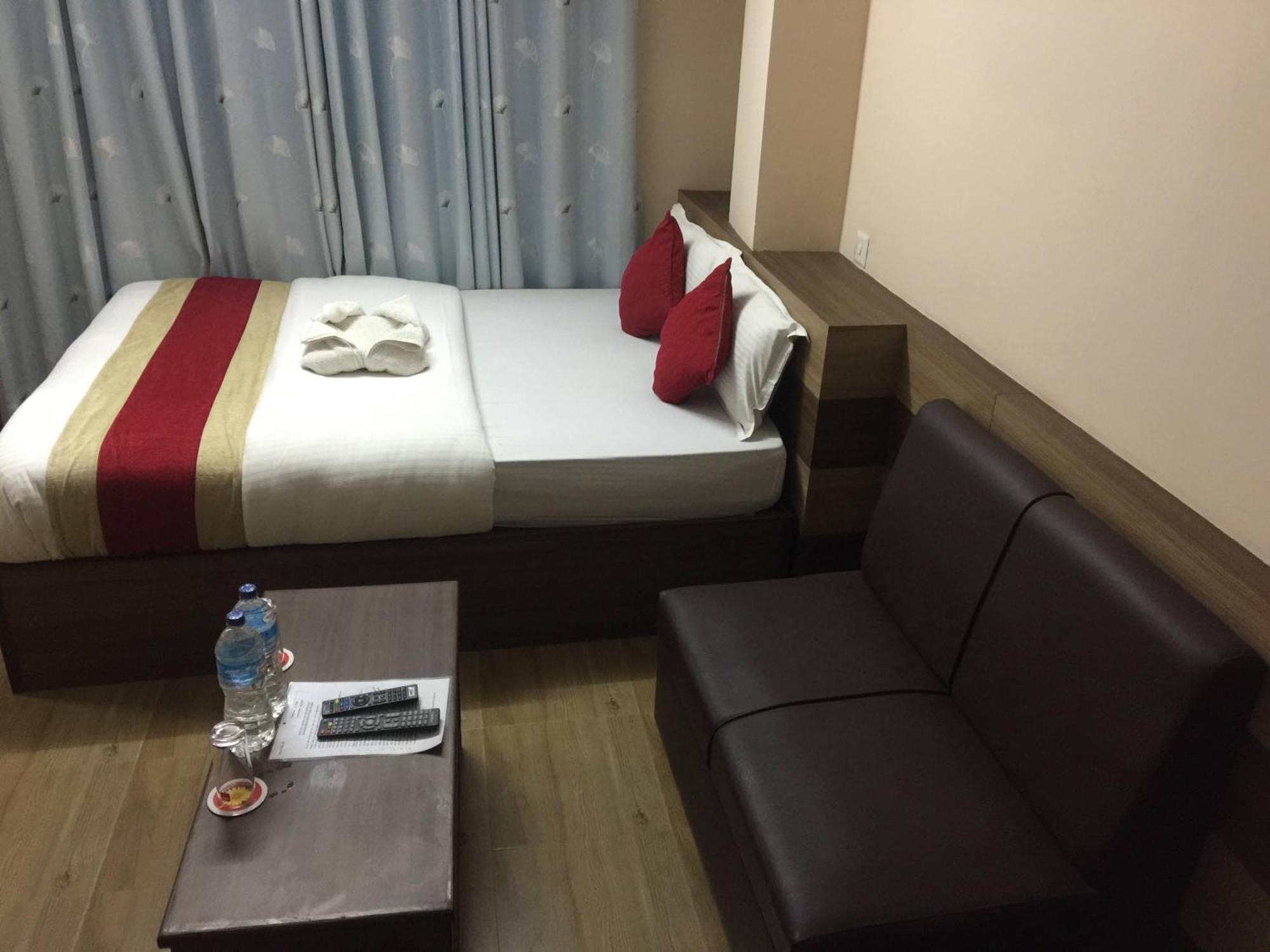 Hotel Rajdhani Visit *