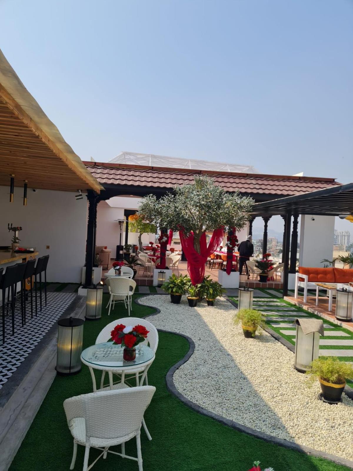 Hotel Square 4*