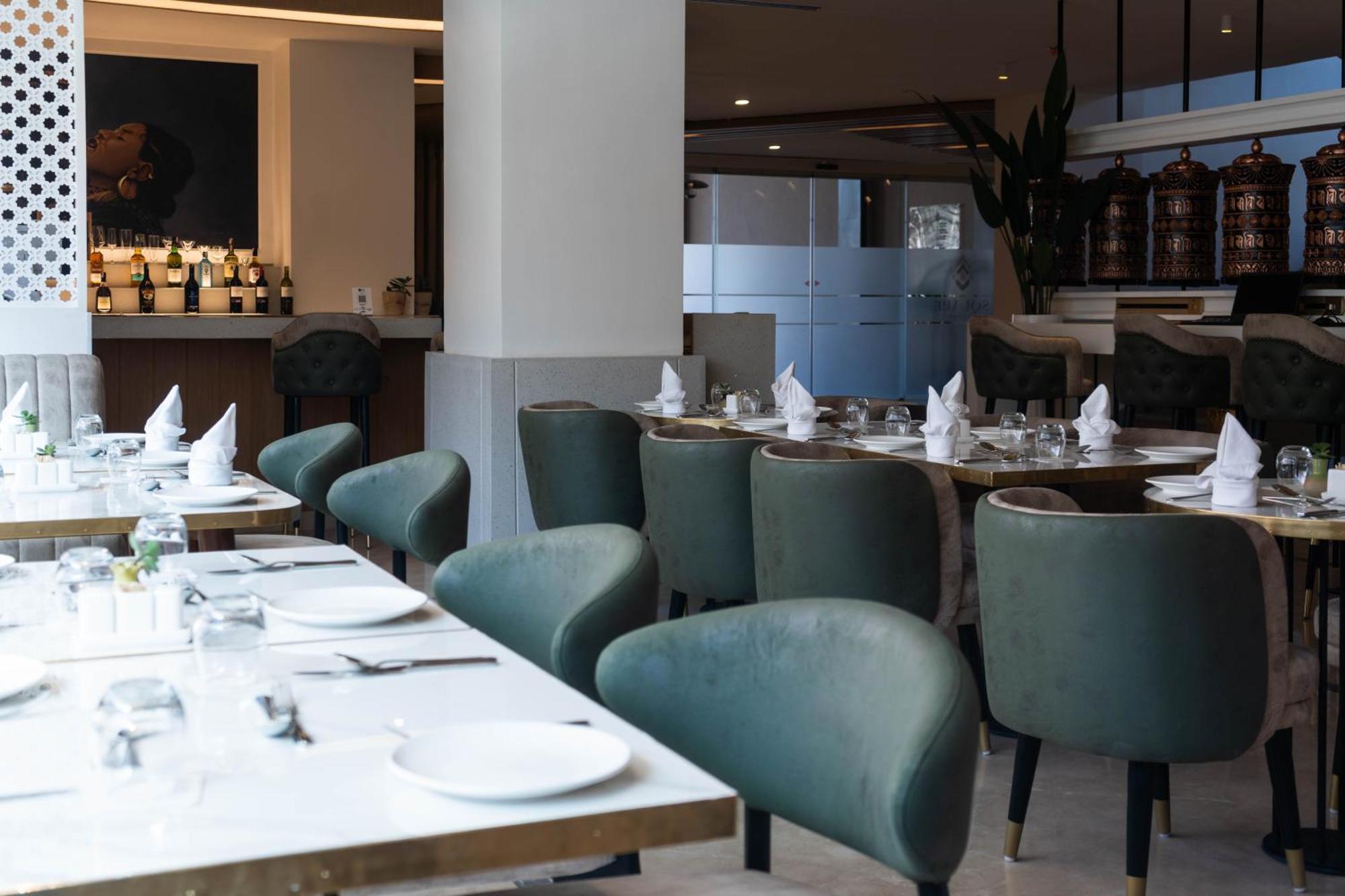 Square Hotel