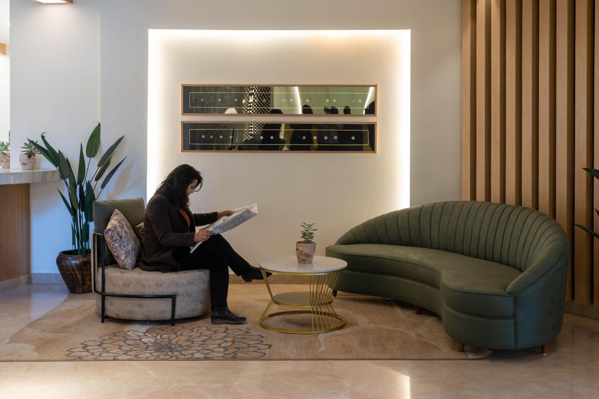 Square Hotel