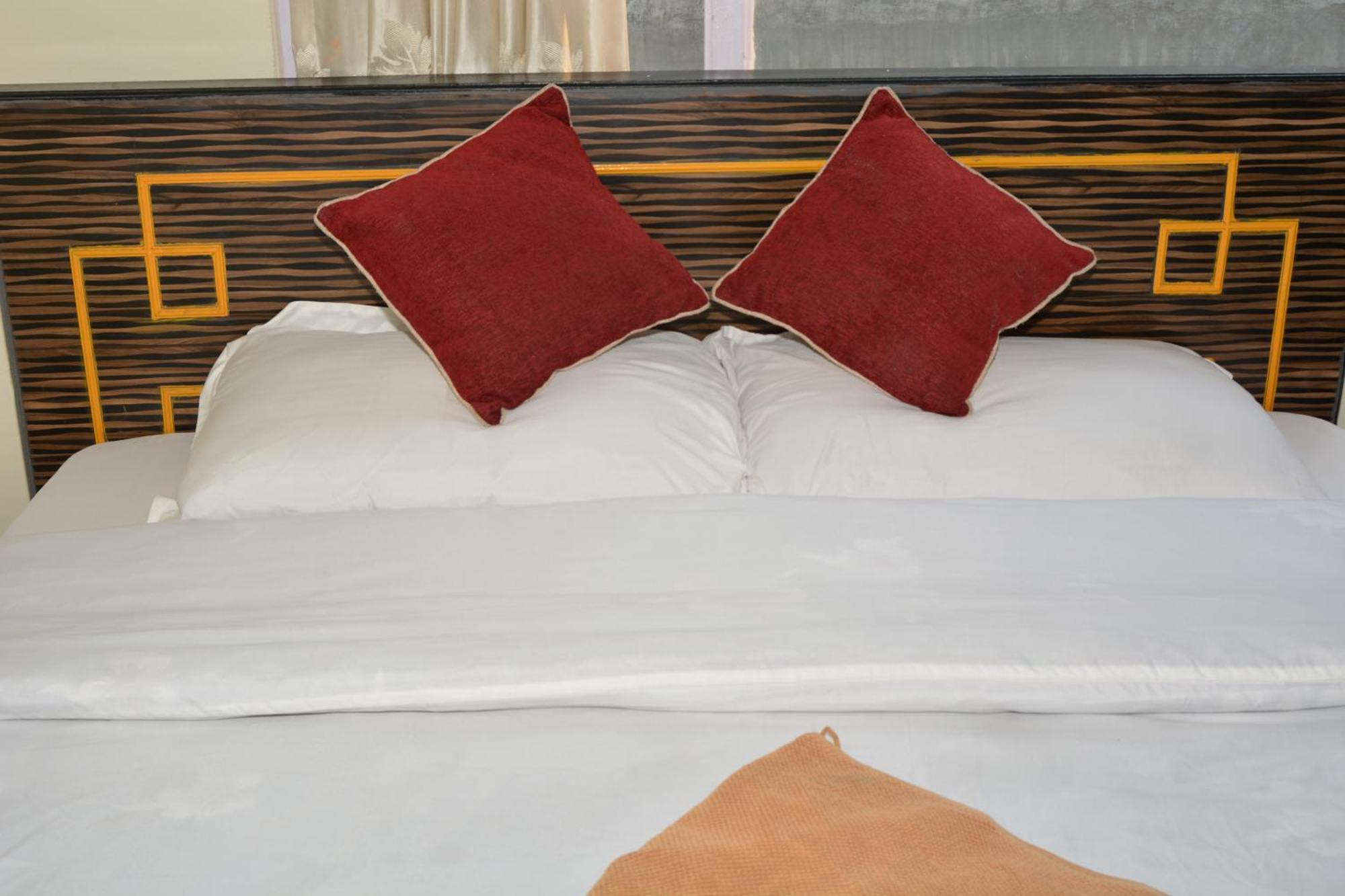 Discovery Bed & Breakfast 2*
