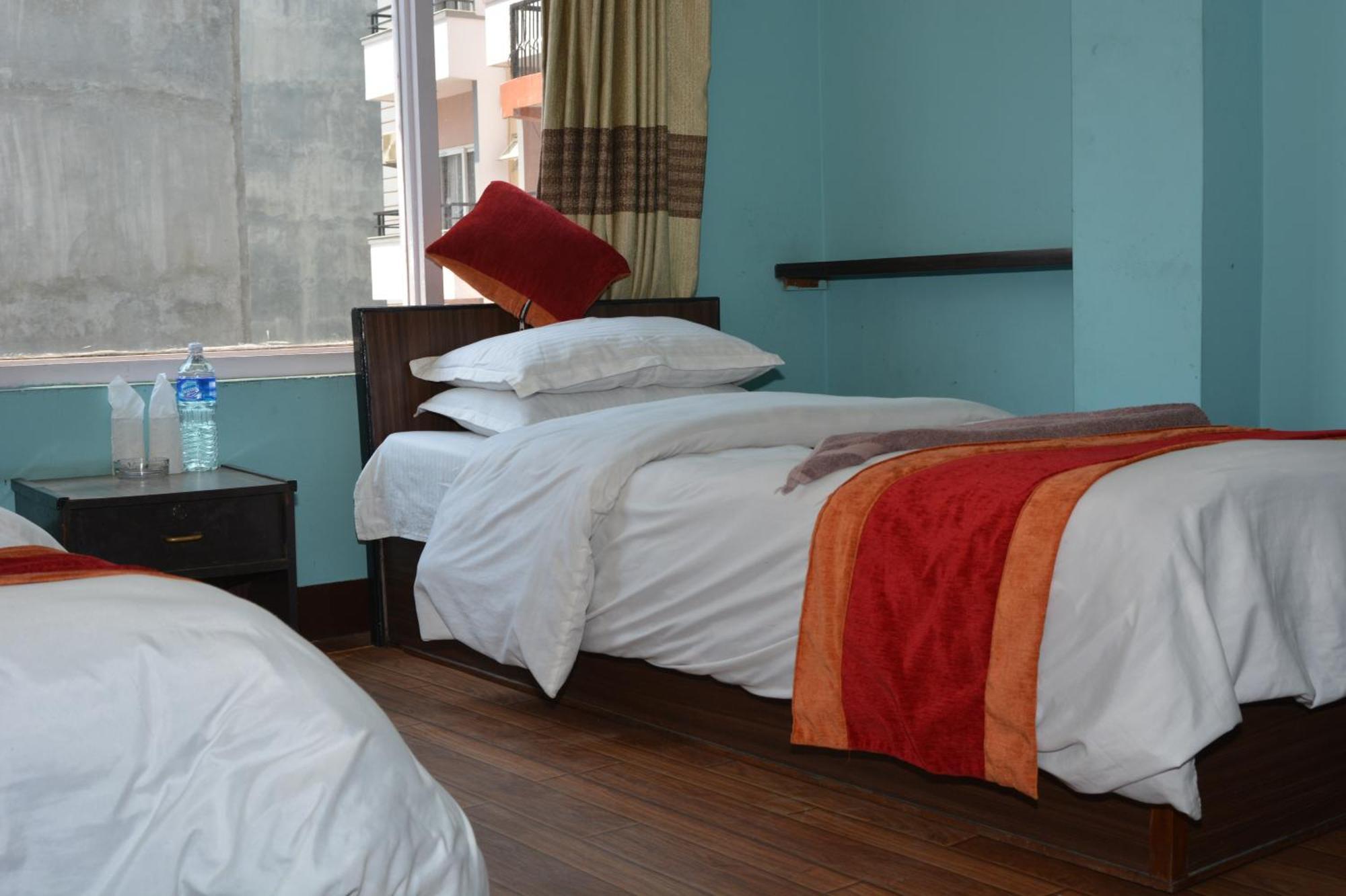 Bed & Breakfast Discovery 2*