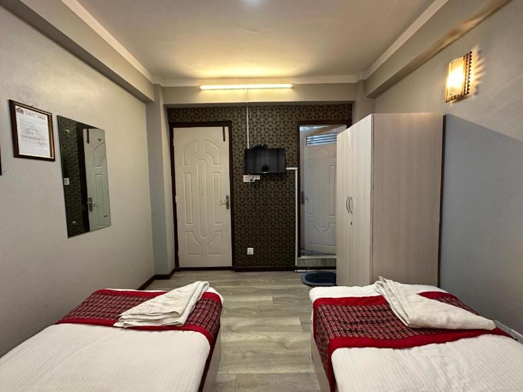 8848 Hostel