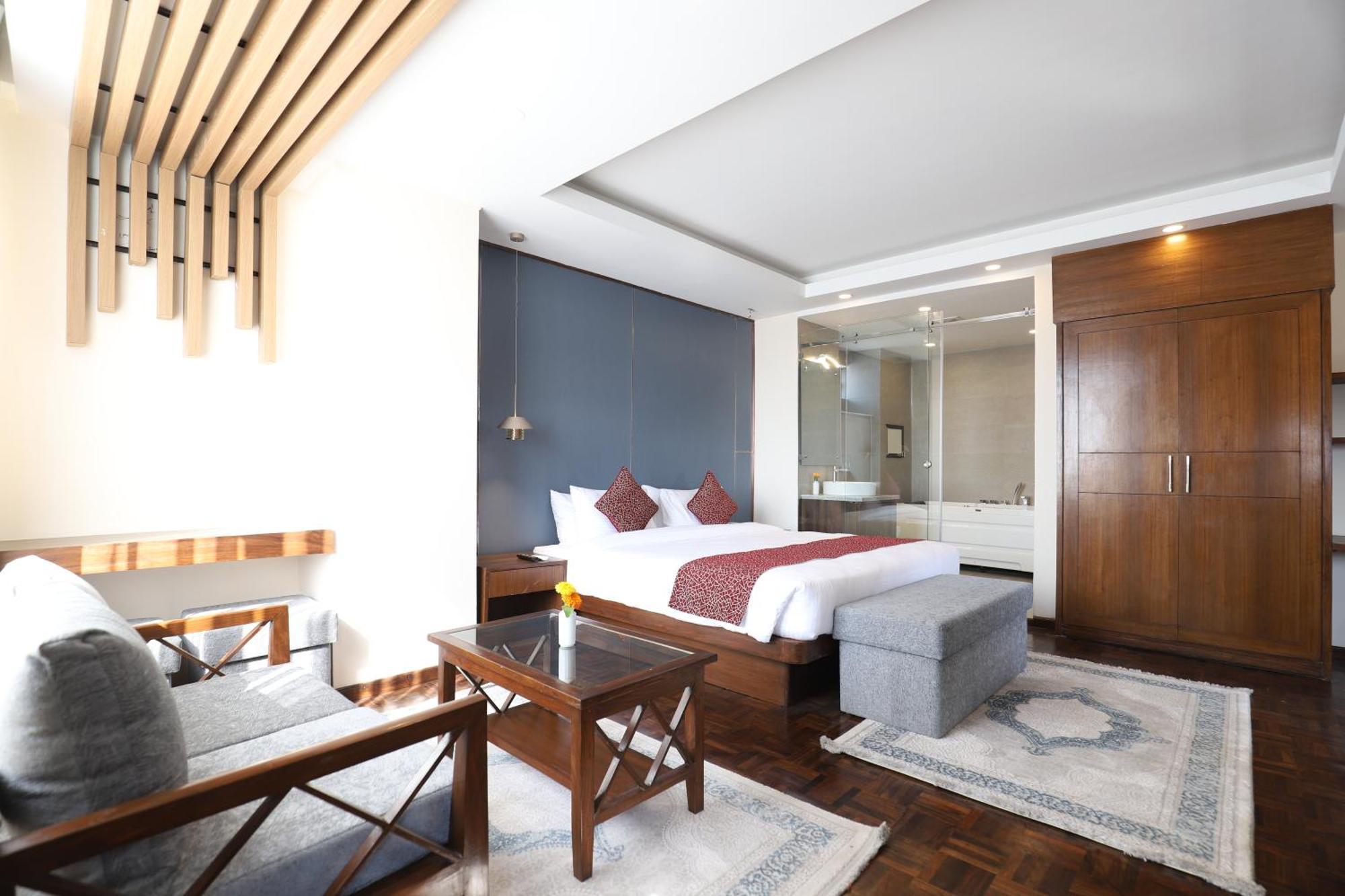 Apex Business - Airport 4*