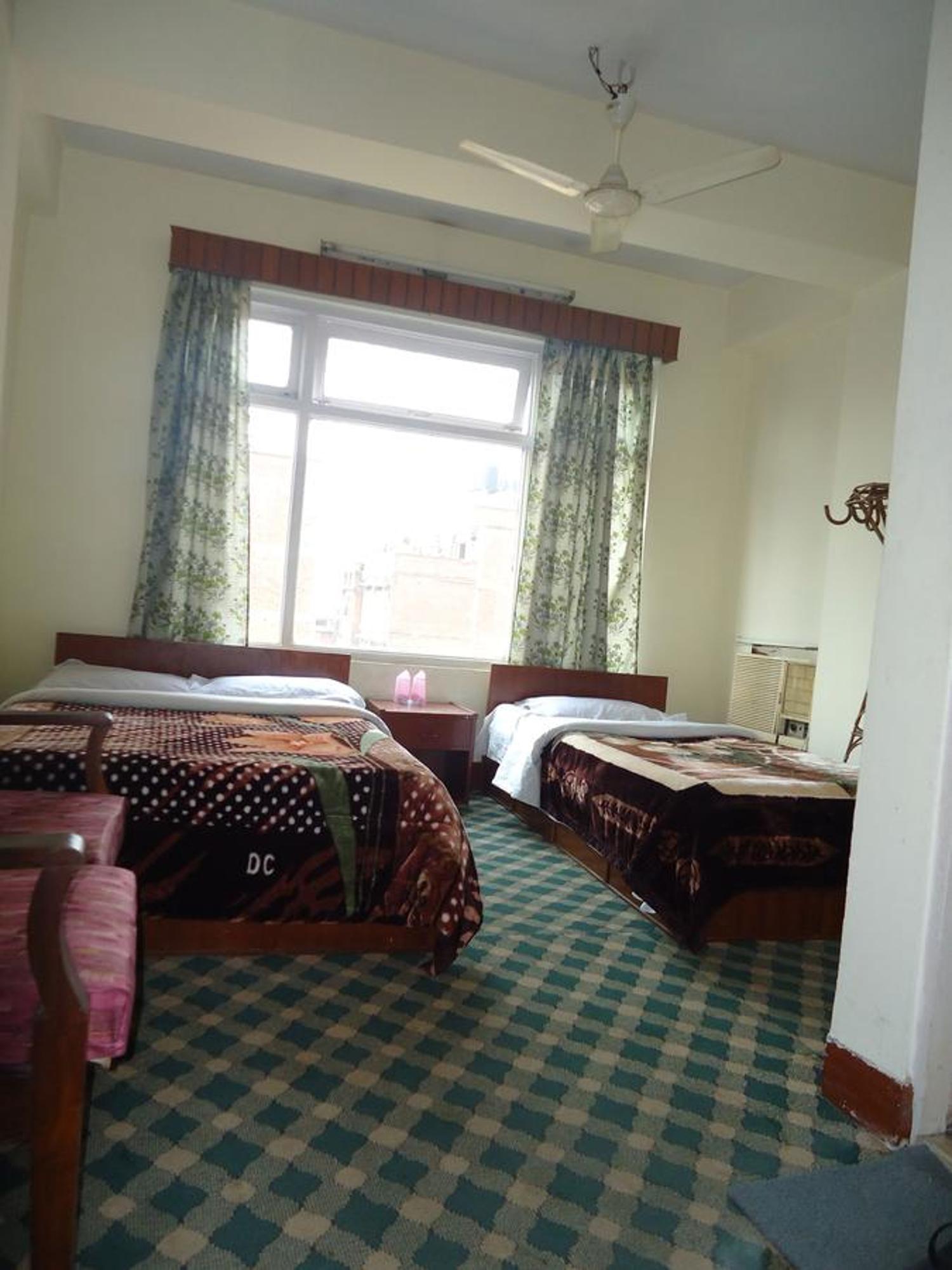 Bed & Breakfast Discovery 2*