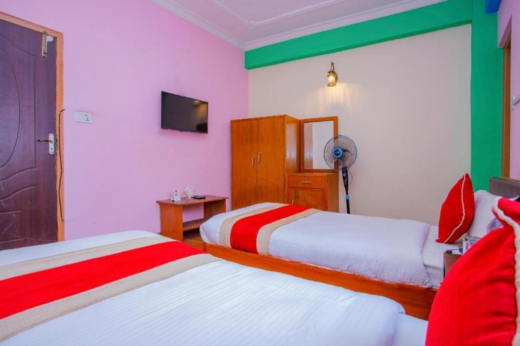 Oyo 414 Om Hotel 2*