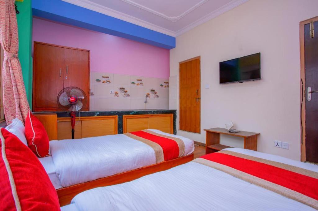 Oyo 414 Om Hotel 2*