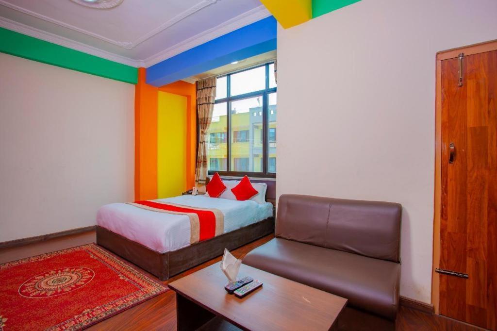 Oyo 414 Om Hotel 2*