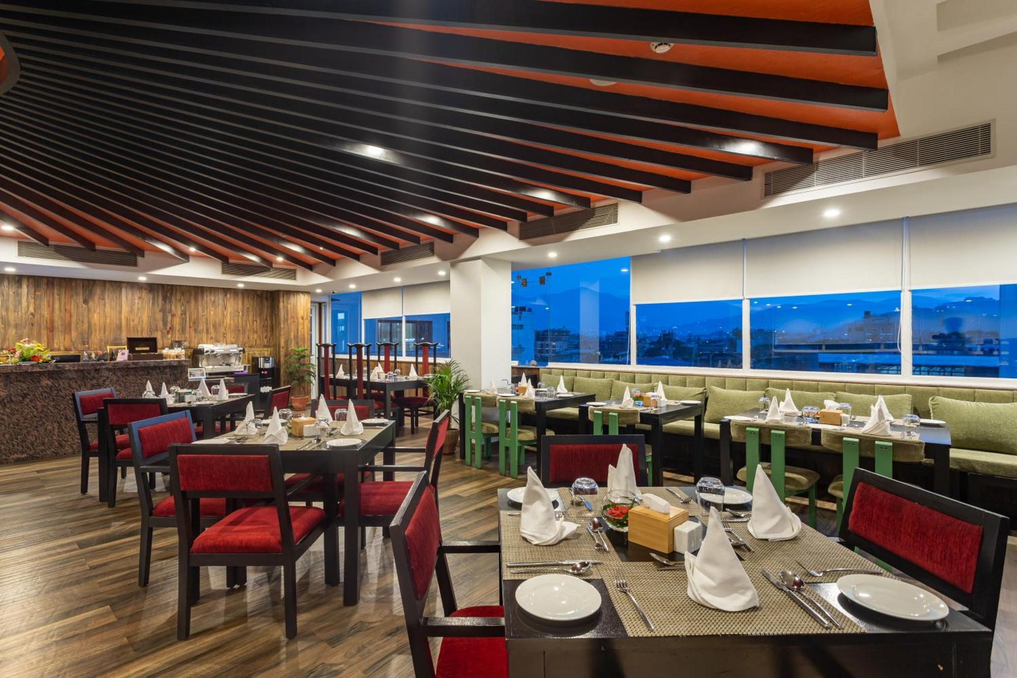 Lo Mustang Hotel