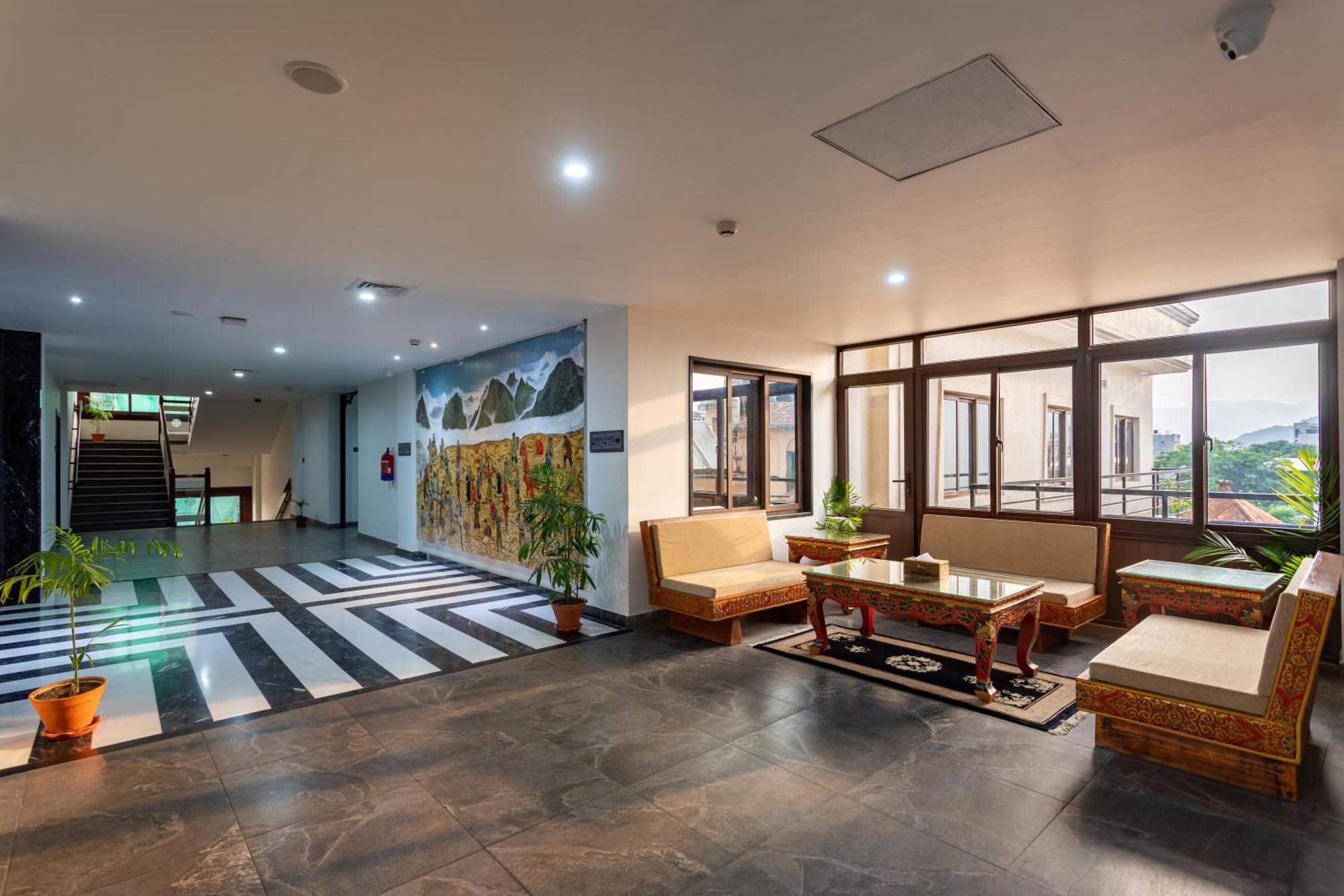 Hotel Lo Mustang 4*