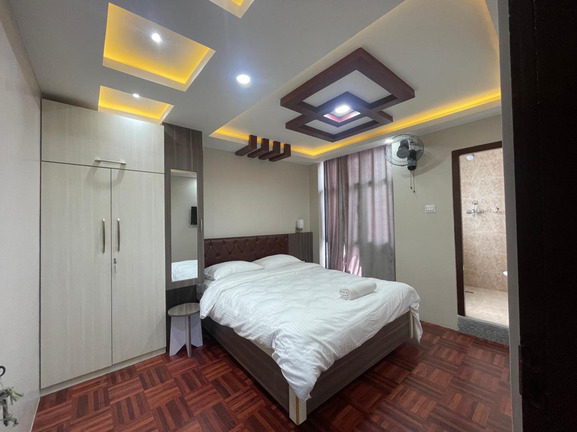 Applewood Apartment