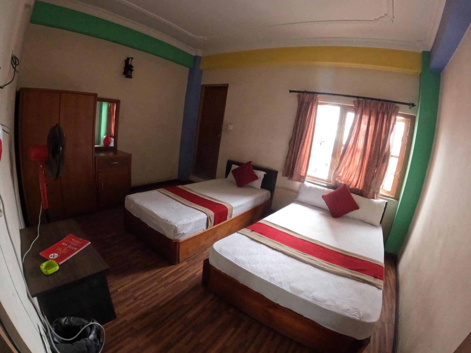 Hotel Om 3*