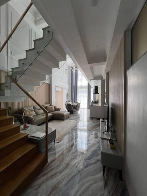 Penthouse Griha, Lazimpat Apartment *