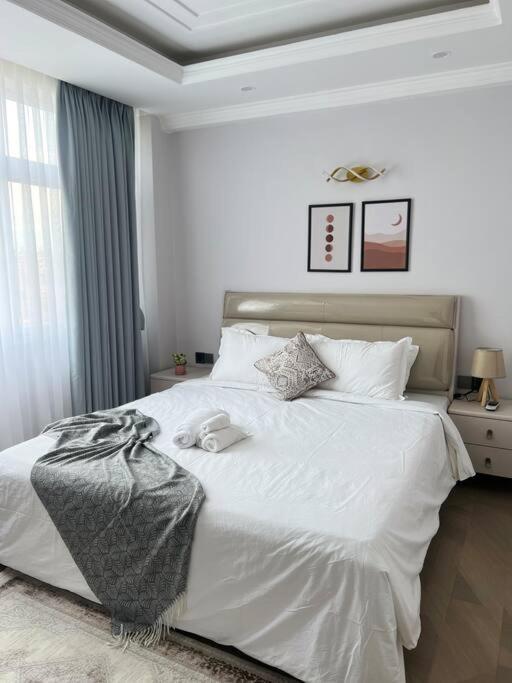 Penthouse Griha, Lazimpat *