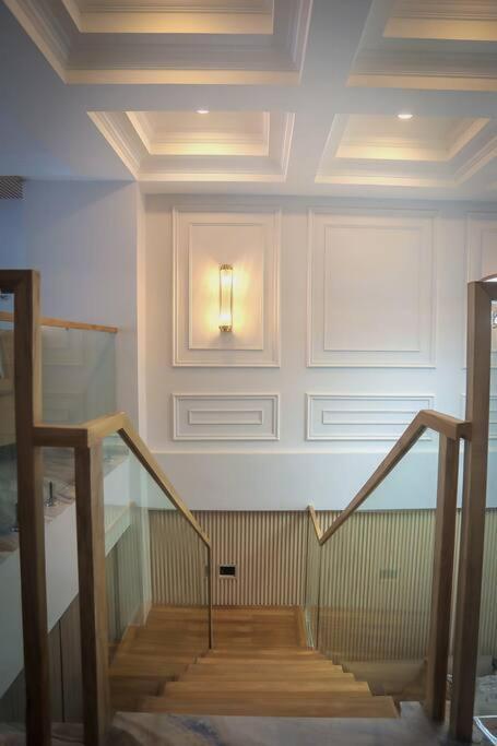 Penthouse Griha, Lazimpat Apartment *