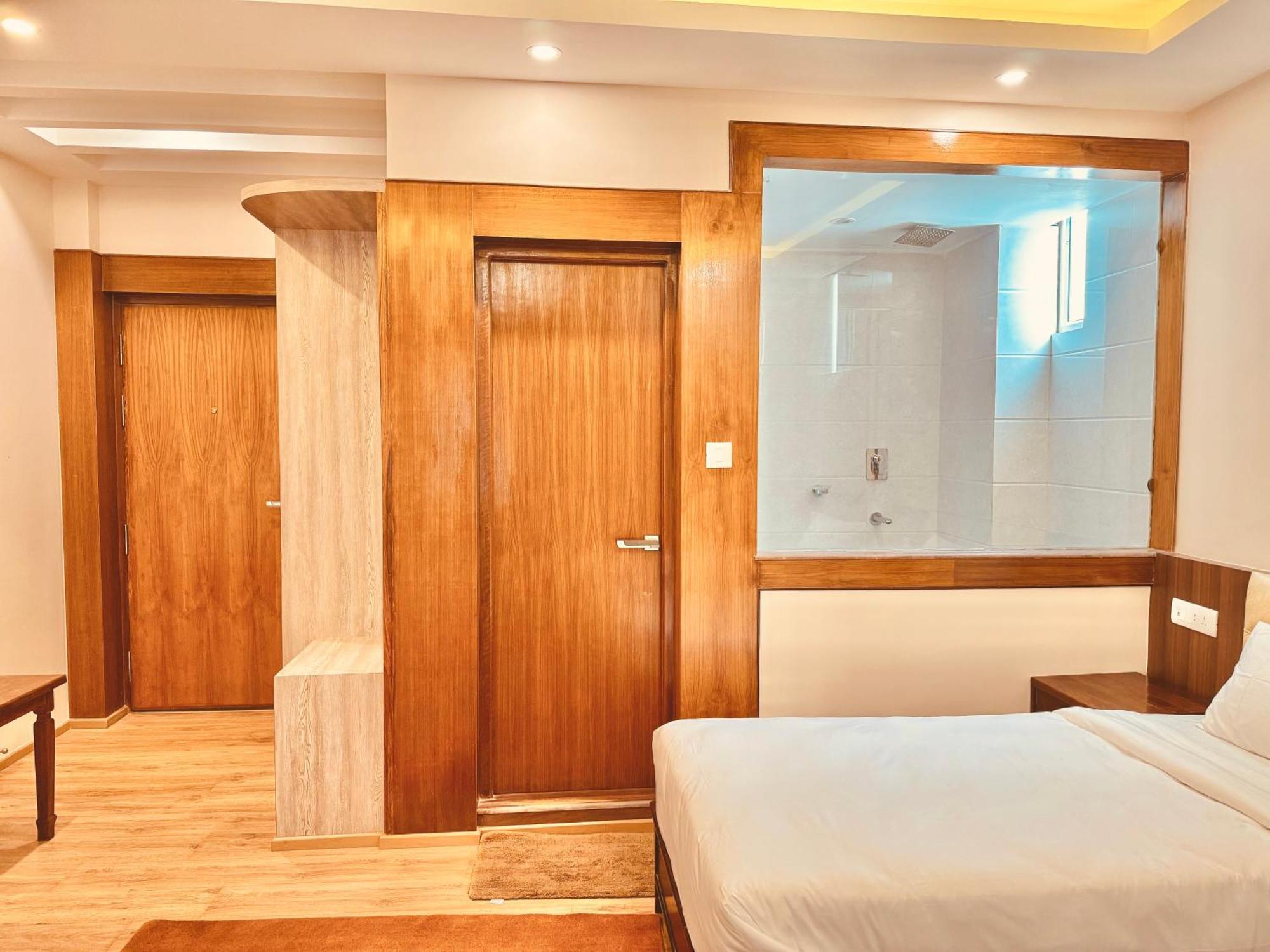 Bayberry - Near Tribhuvan International Airport 4* Catmandu