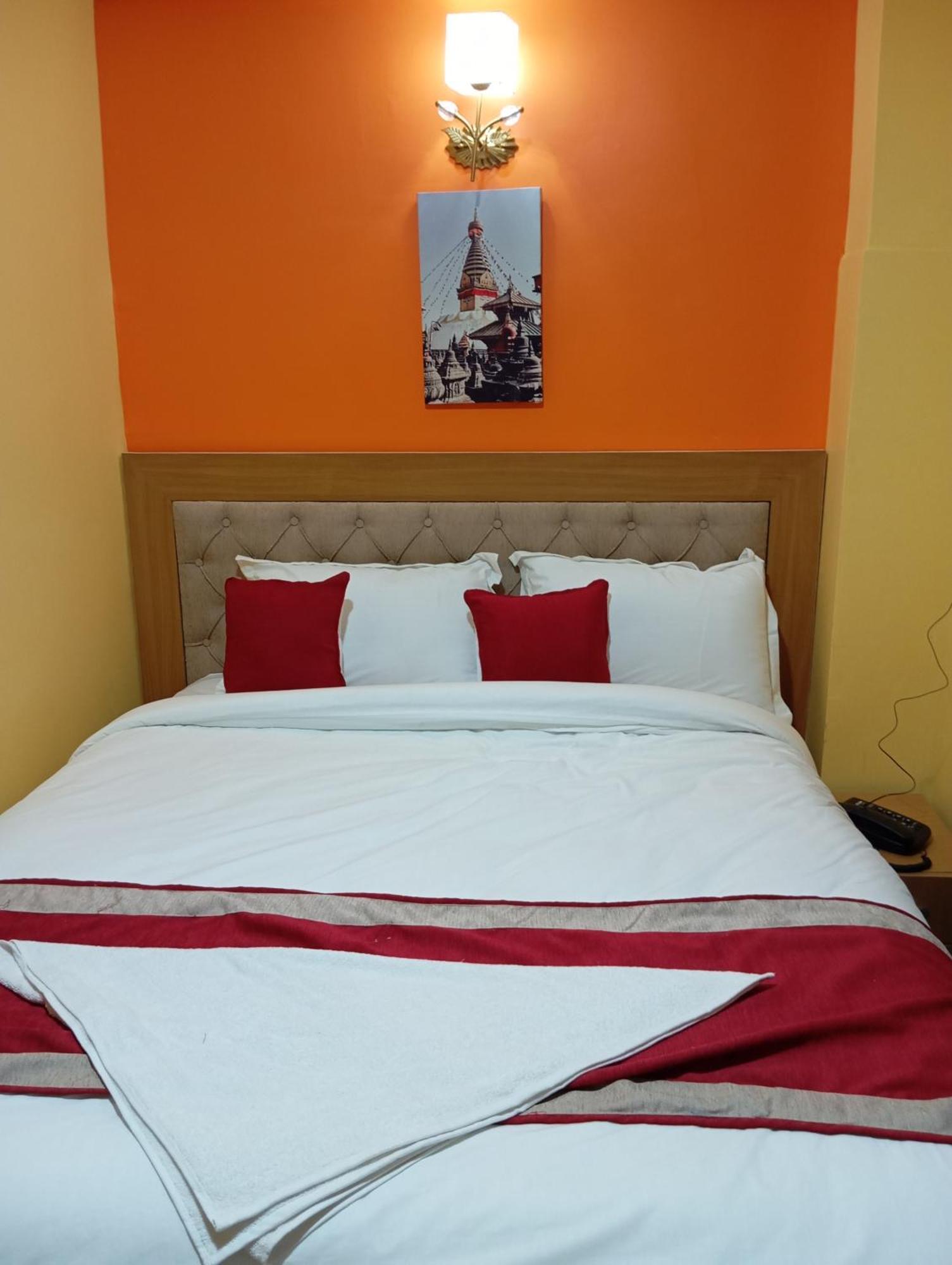 Rambler's Hotel 3*