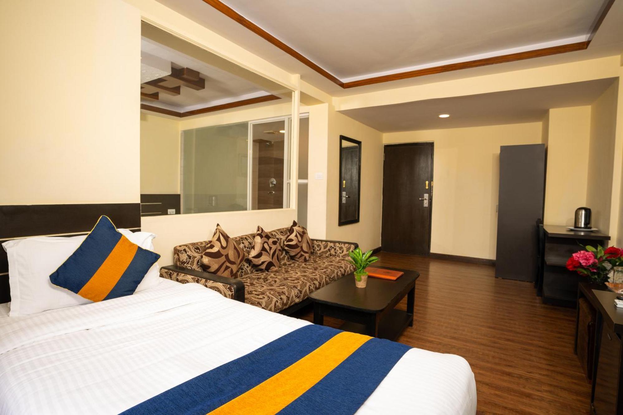 Devo Boutique Hotel 3*