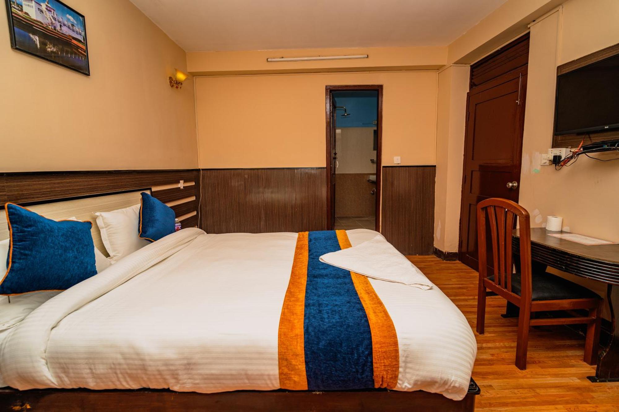 Hotel Karma Travellers 3*