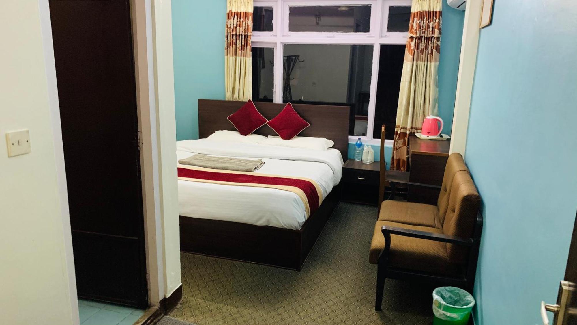 Bed & Breakfast Discovery 2*
