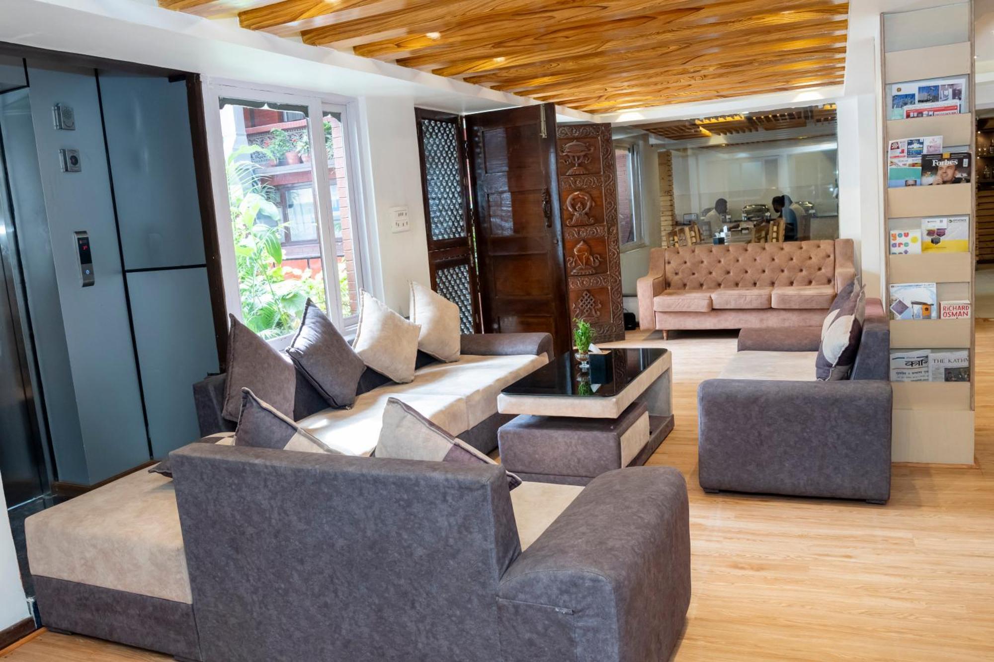 Elegant Hotel 3*