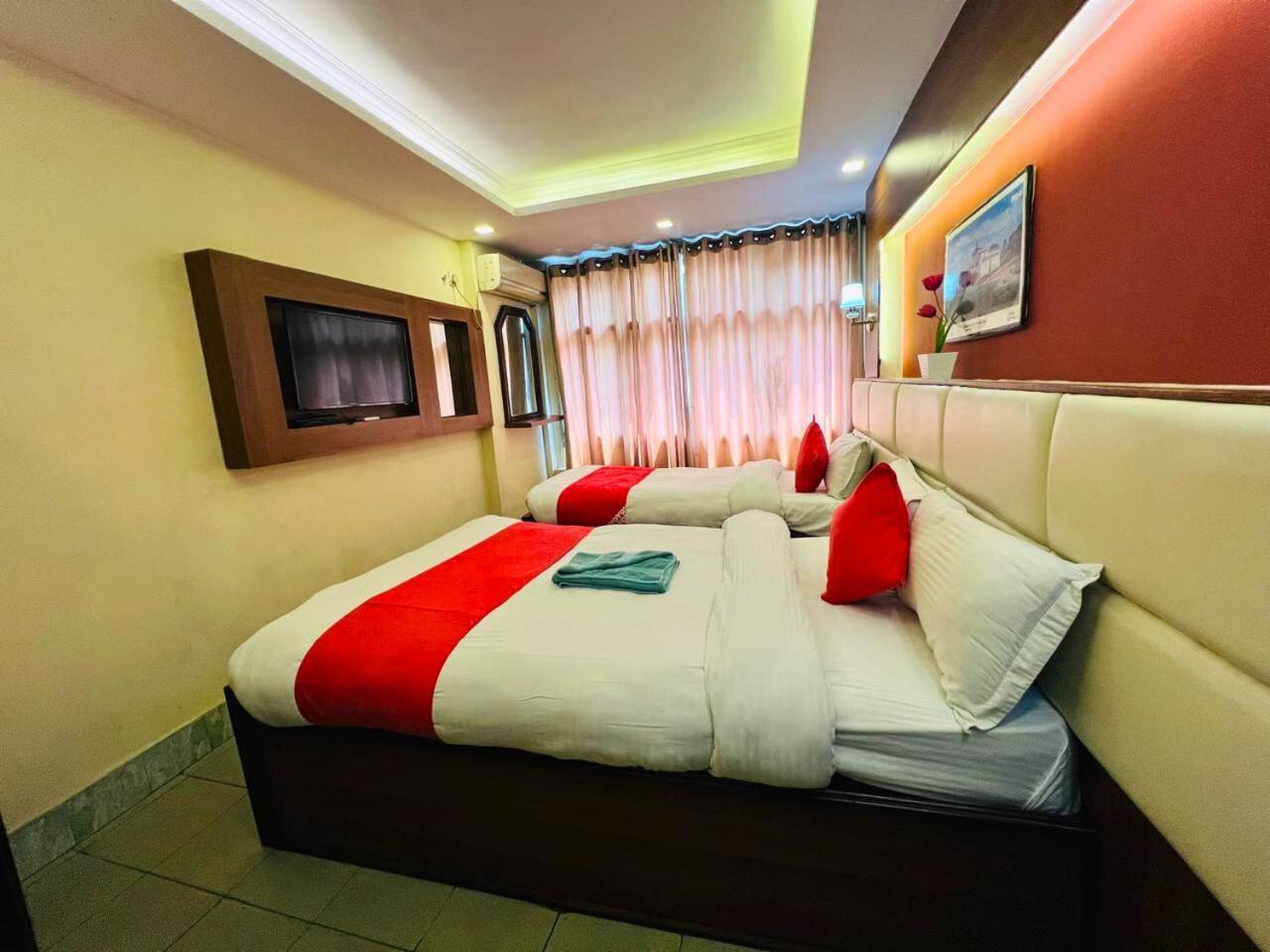 Shraddha Palace 3*