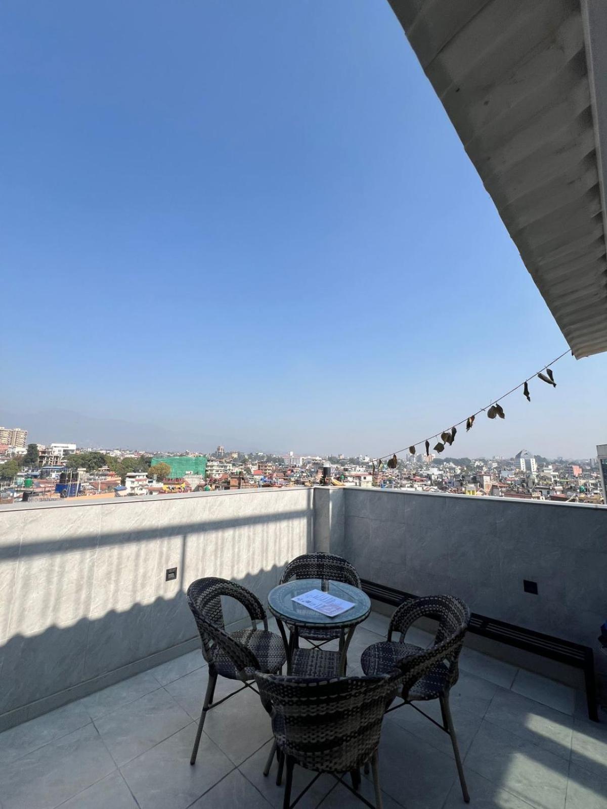 Penthouse Griha, Lazimpat *