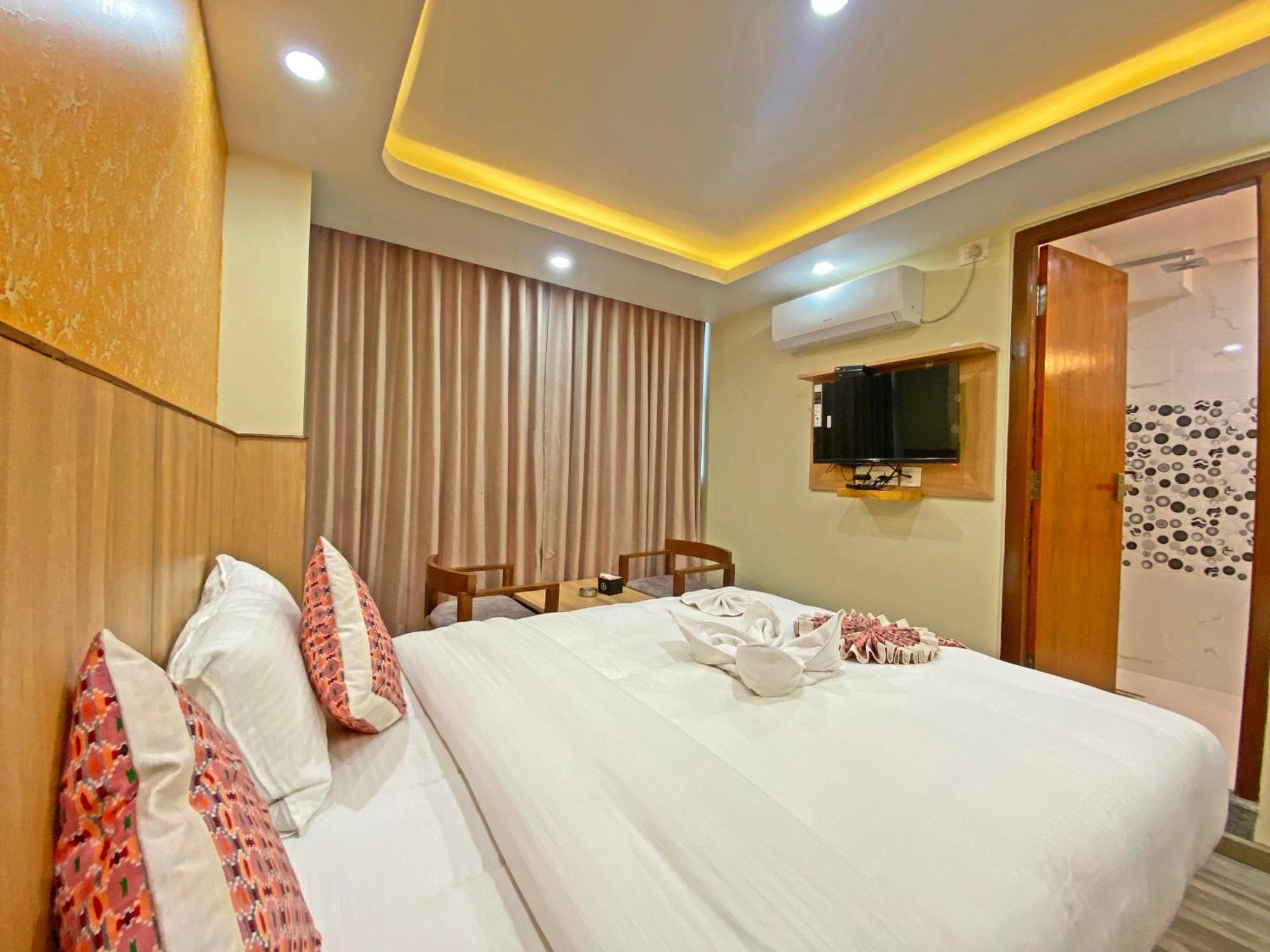 Hotel Lumbini Airport 3*