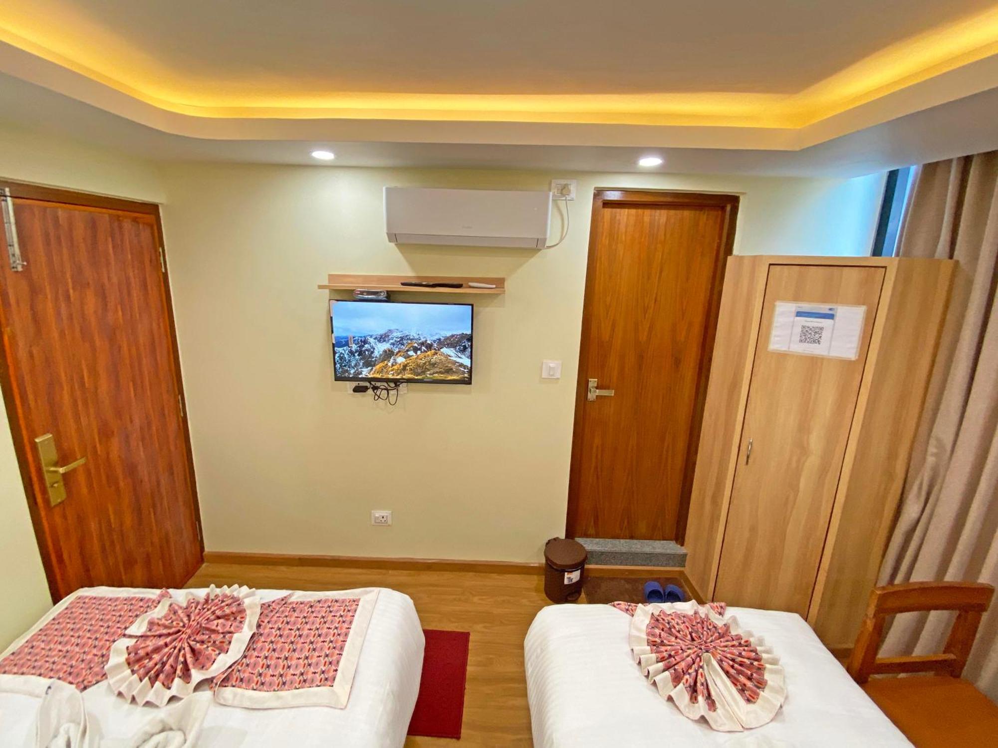 Hotel Lumbini Airport 3*