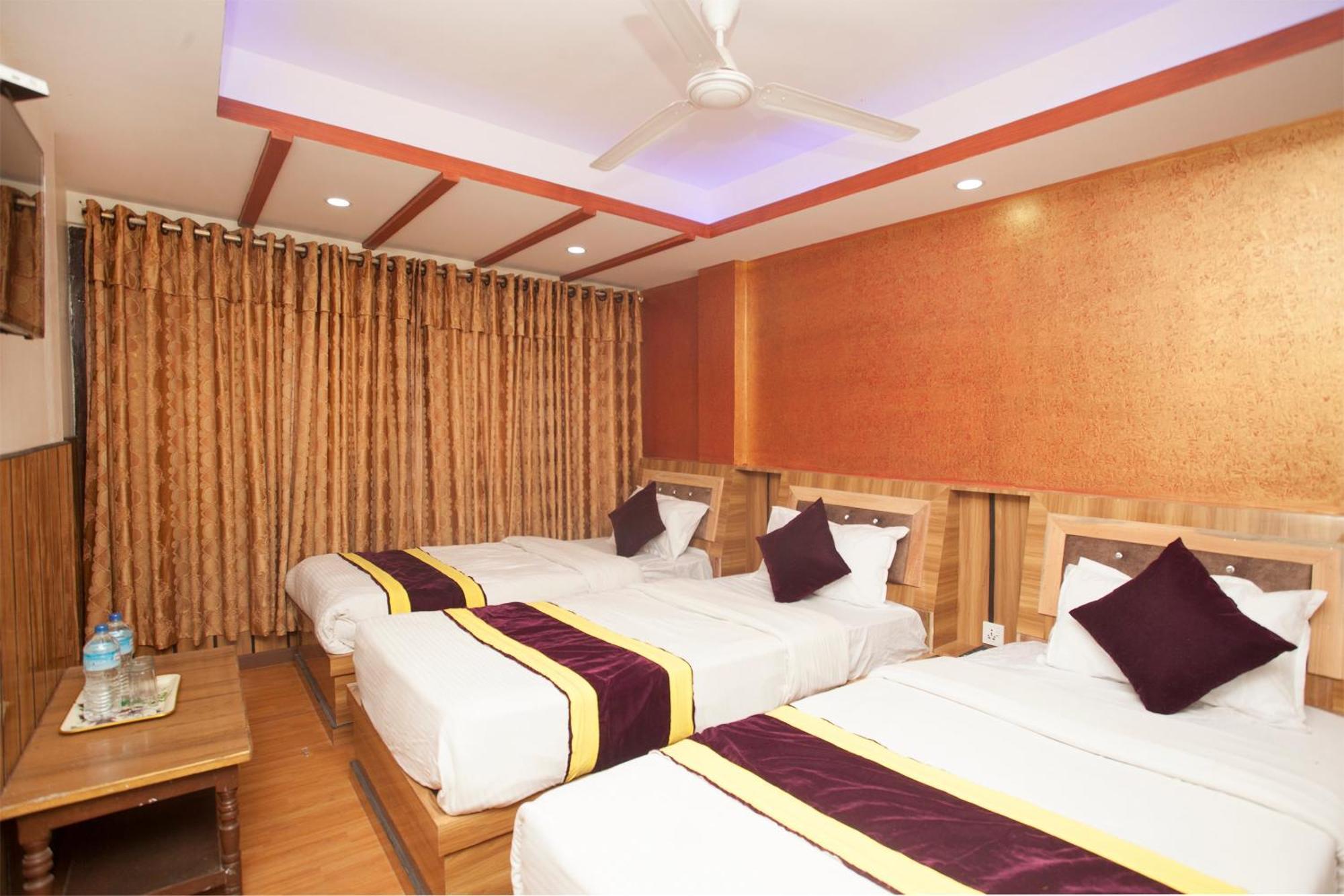 Oyo 814 Machhapuchhre Hotel *