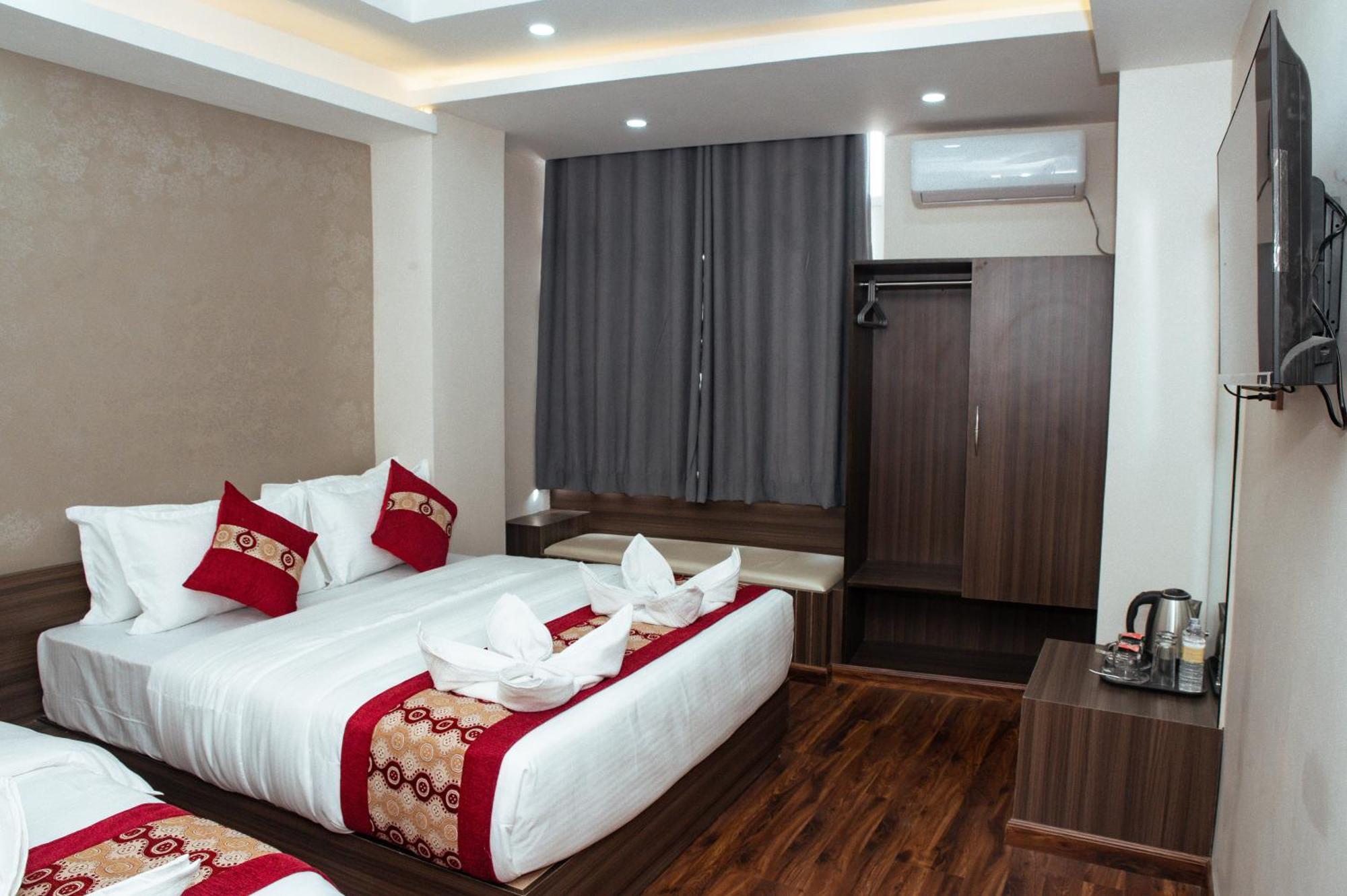 Hotel Kusum Airport *