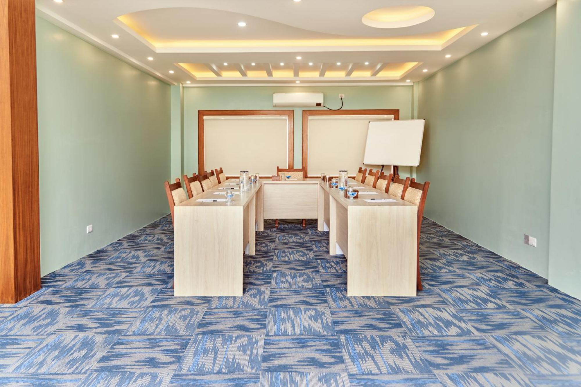Hotel Bayberry - Near Tribhuvan International Airport Catmandu