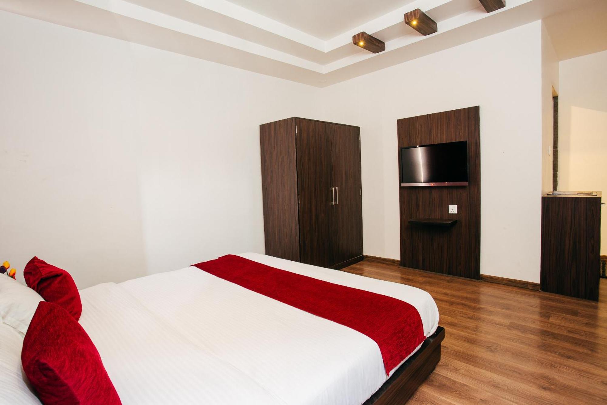 Oyo 11474 Gangaur Regency Boutique 2*