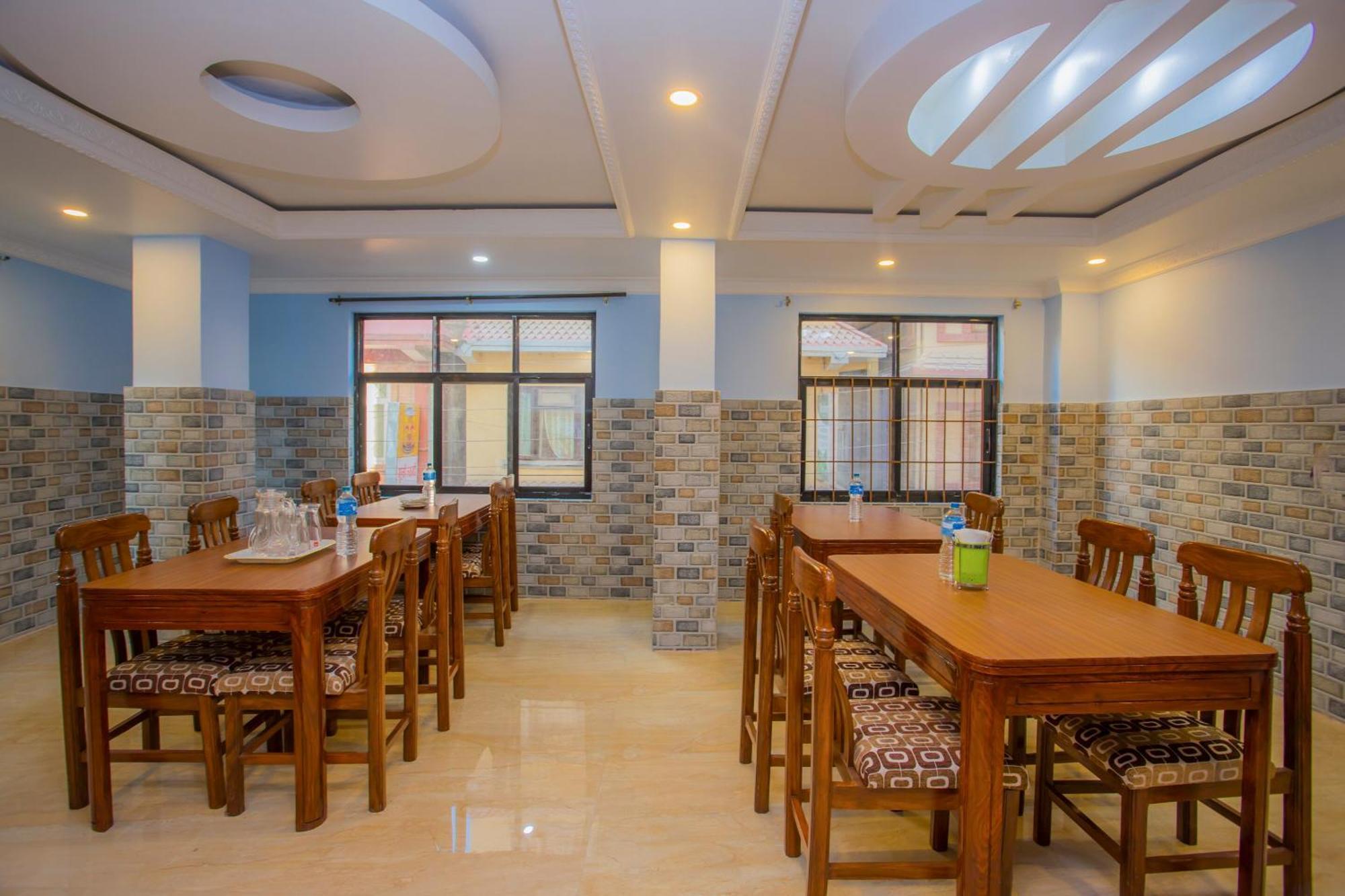 Oyo 273 Rara Palace