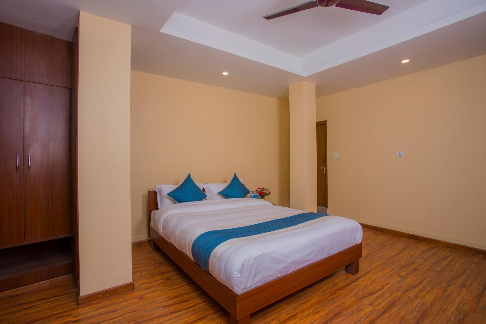 Hotel Oyo 273 Rara Palace