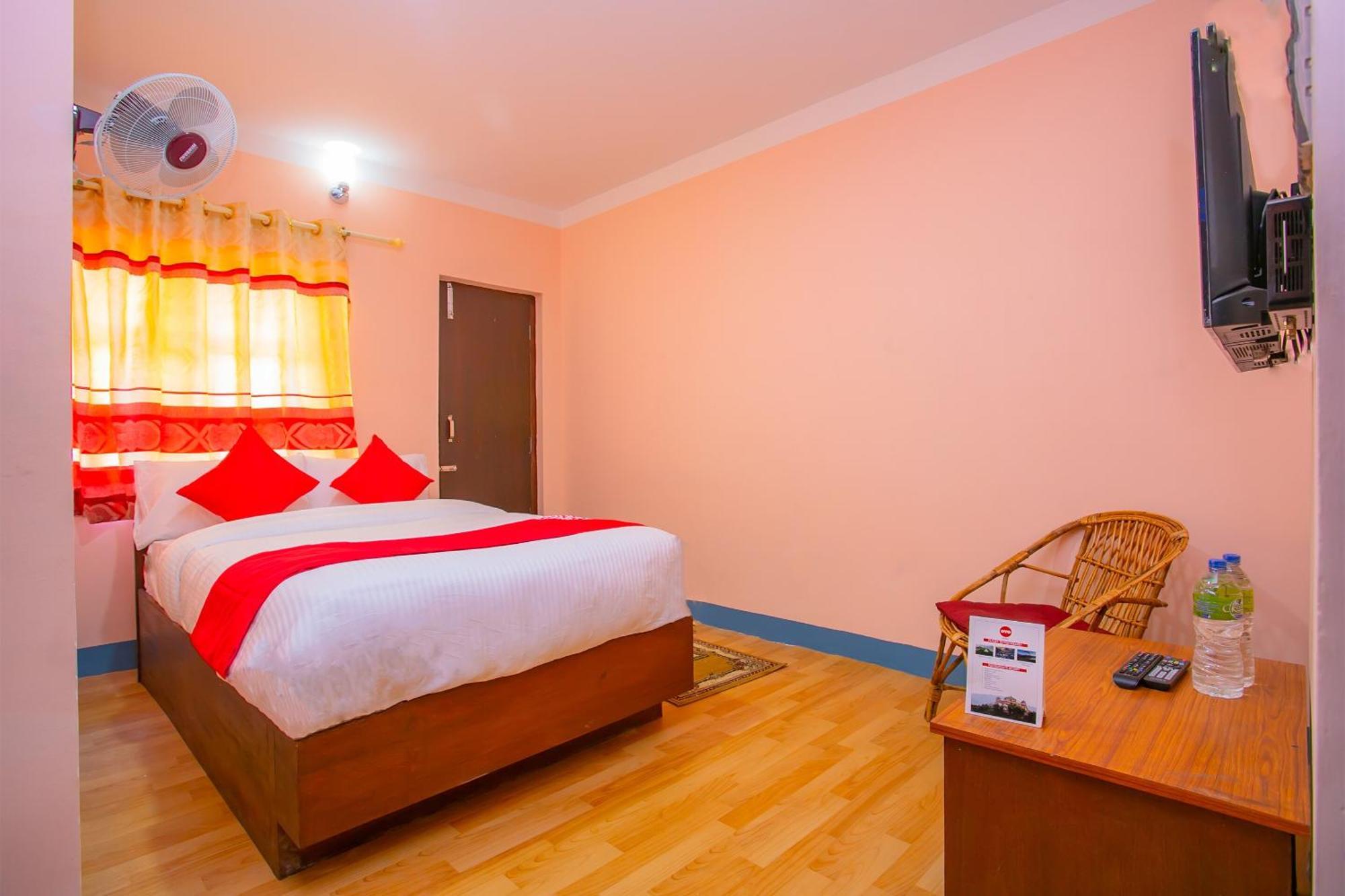Oyo 589 Trimurti Hotel 3*