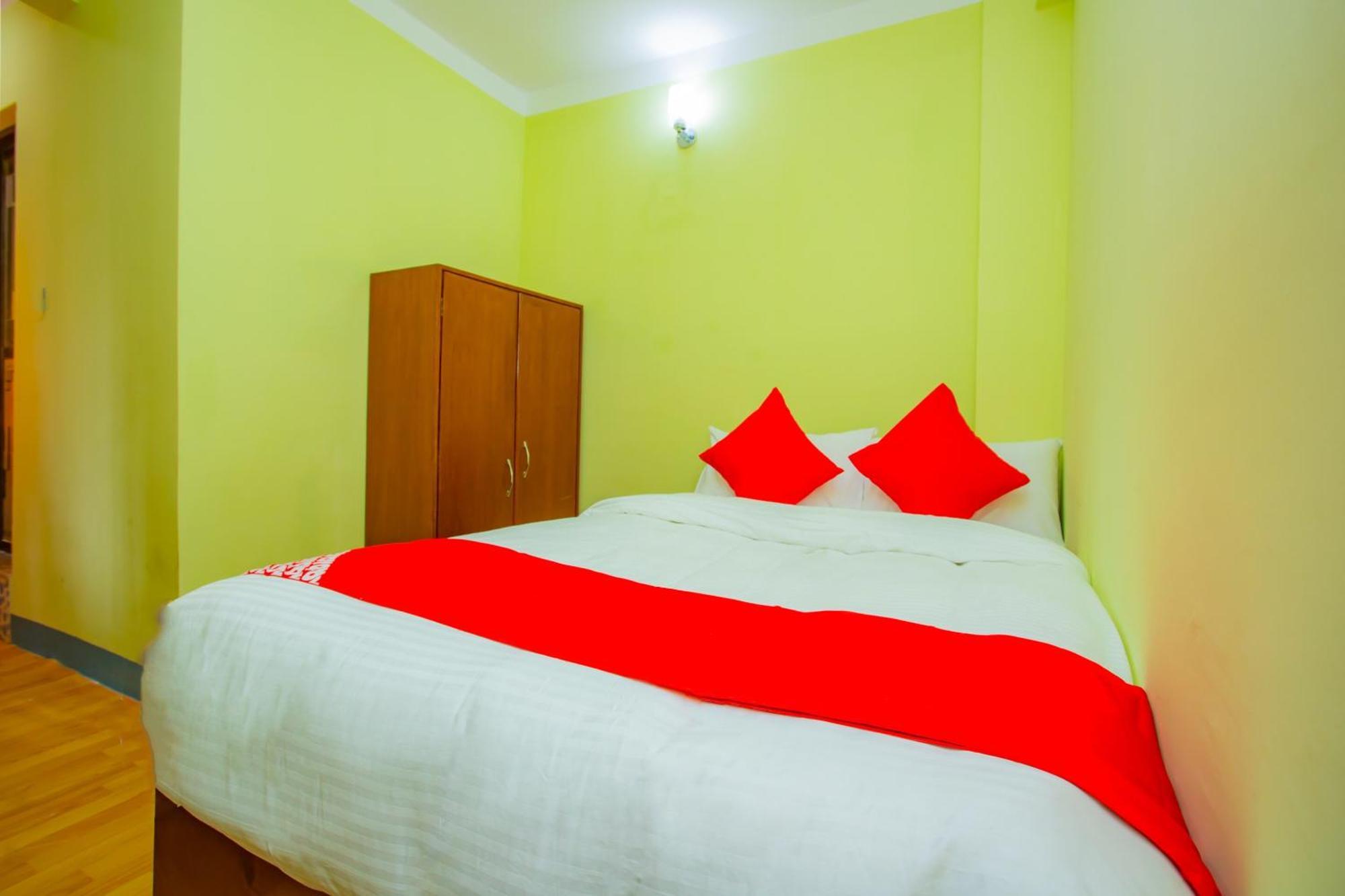 Oyo 589 Trimurti Hotel