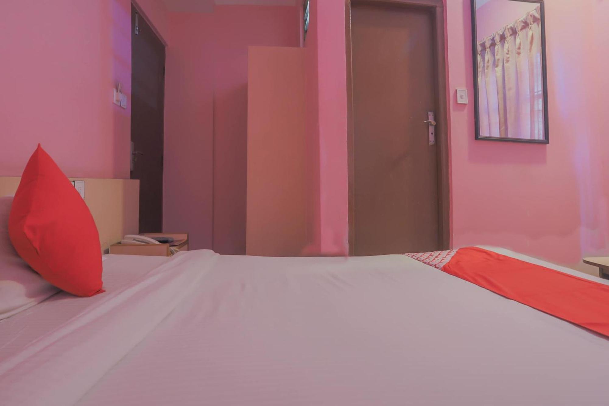 Hotel Oyo 789 Shivam Plaza